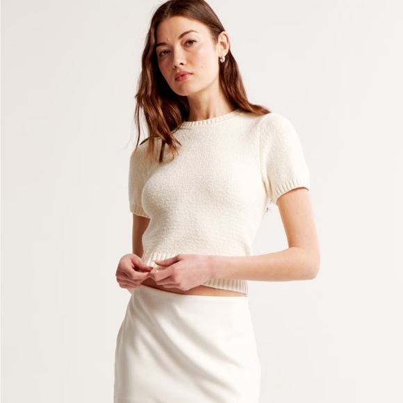 Abercrombie Cream Short Sleeve Textual Crew Sweater NWT - Picture 1 of 7